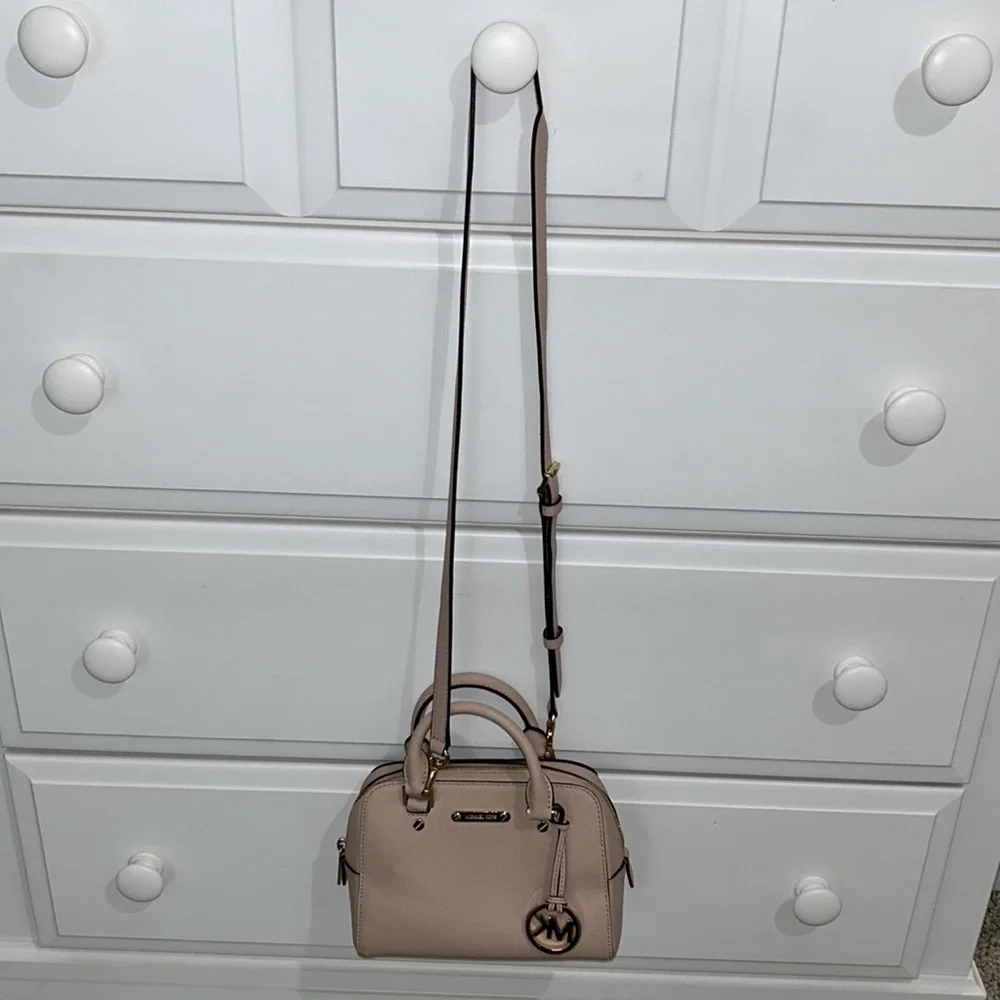 Michael Kors Purse Cross-body - Picture 8 of 8